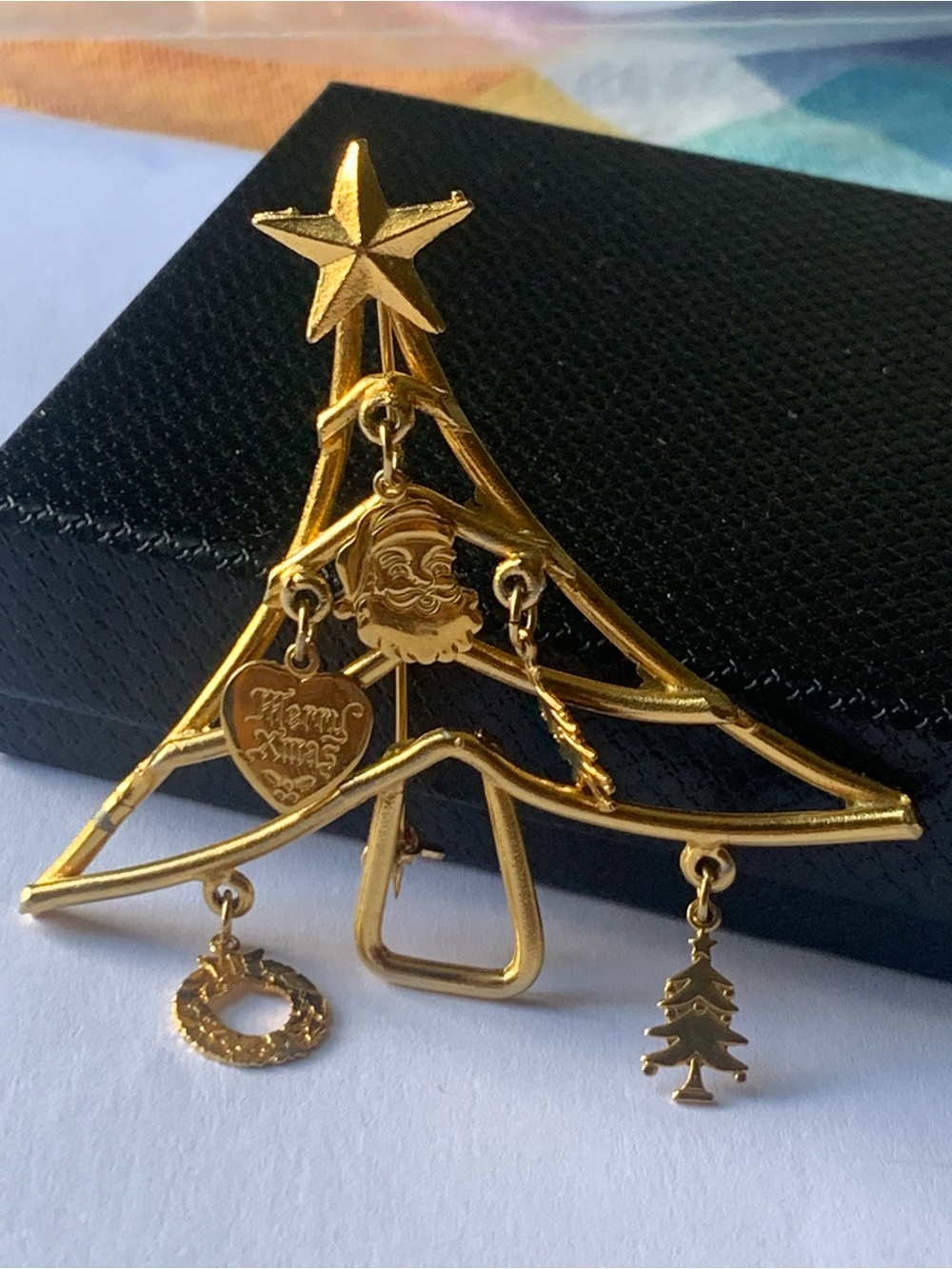 Vintage Gold Tone Christmas Tree Charm Brooch - Festive Holiday Pin - Picture 2 of 13